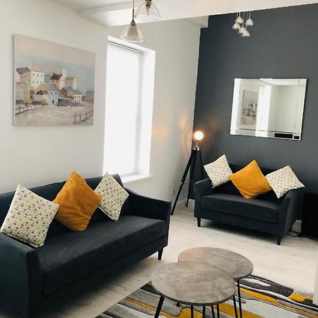 Spacious And Bright Town Centre Apartment باليكاسل المظهر الخارجي الصورة
