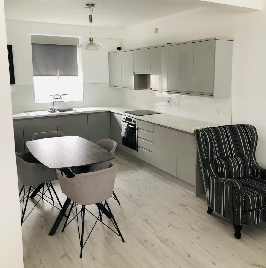 Spacious And Bright Town Centre Apartment باليكاسل المظهر الخارجي الصورة